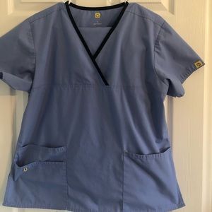 Wonder wink scrub top
